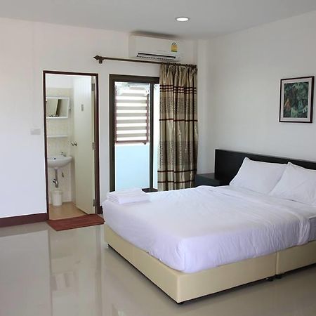 Metha Palace Sakon Nakhon Εξωτερικό φωτογραφία