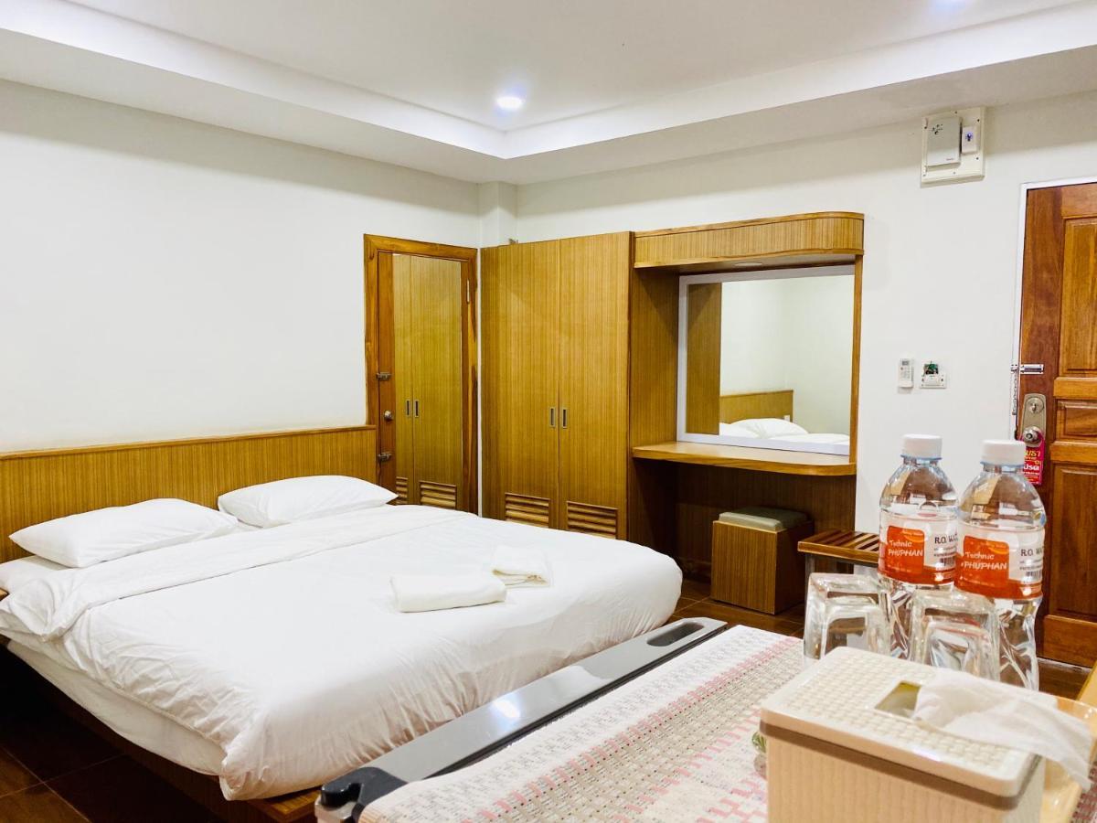 Metha Palace Sakon Nakhon Εξωτερικό φωτογραφία