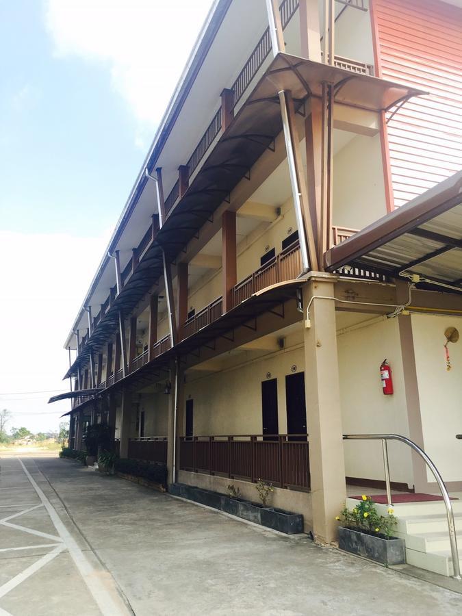 Metha Palace Sakon Nakhon Εξωτερικό φωτογραφία
